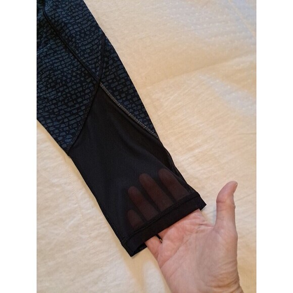 Lululemon Black & Blue Capri Crop Legging Size 4 mesh detail Excellent Condition - Picture 4 of 9